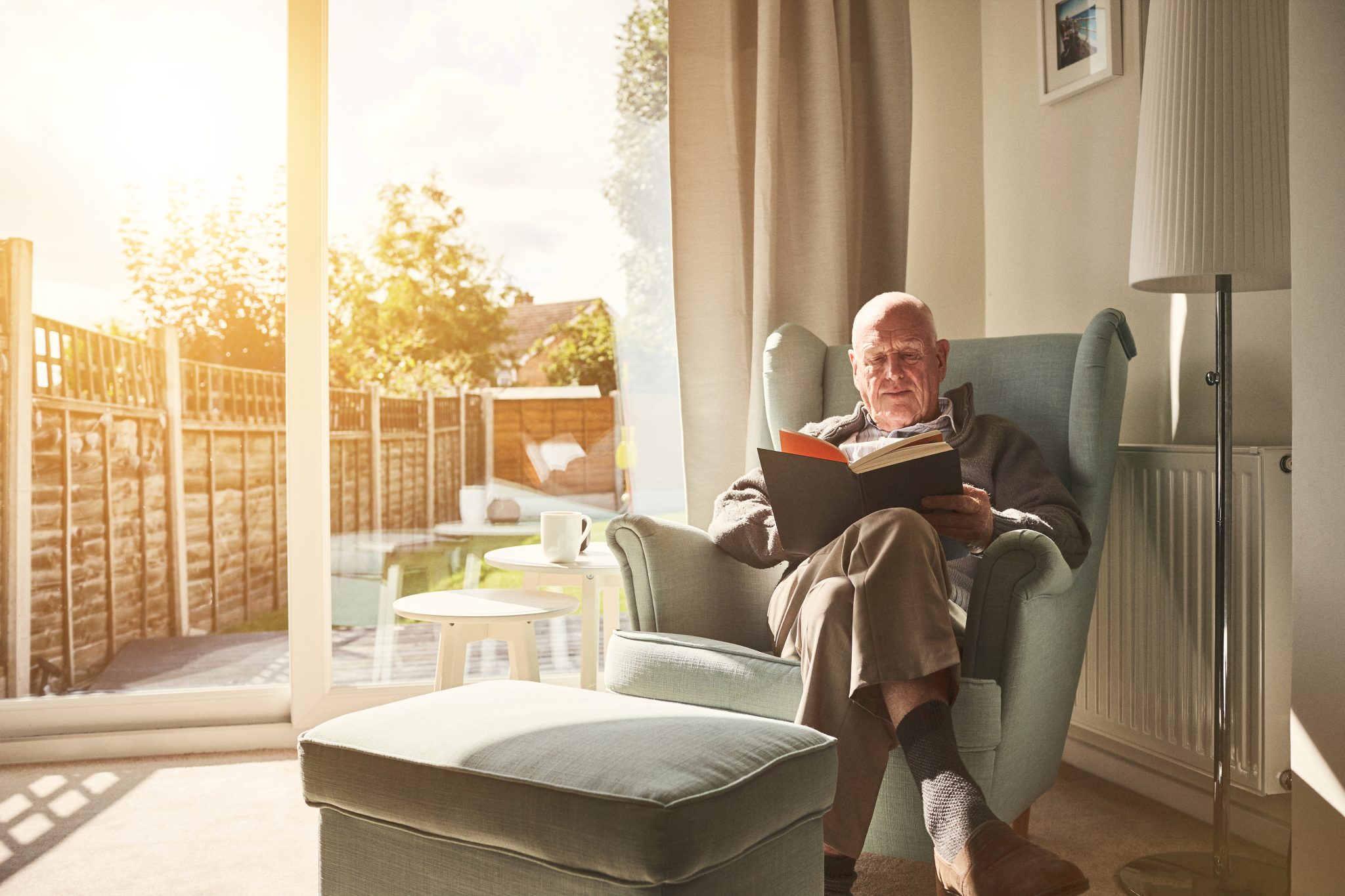 My grandpa in the house. Гостиная зрелого человека. Old man reading newspaper at Home. Grandpa in the Living Room. Grandma in the Living Room.