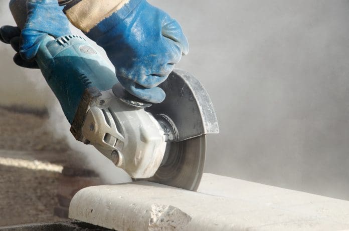 Scientists have urged the UK government to reconsider a ban on artificial stone worktops after a rise in cases of silicosis in workers