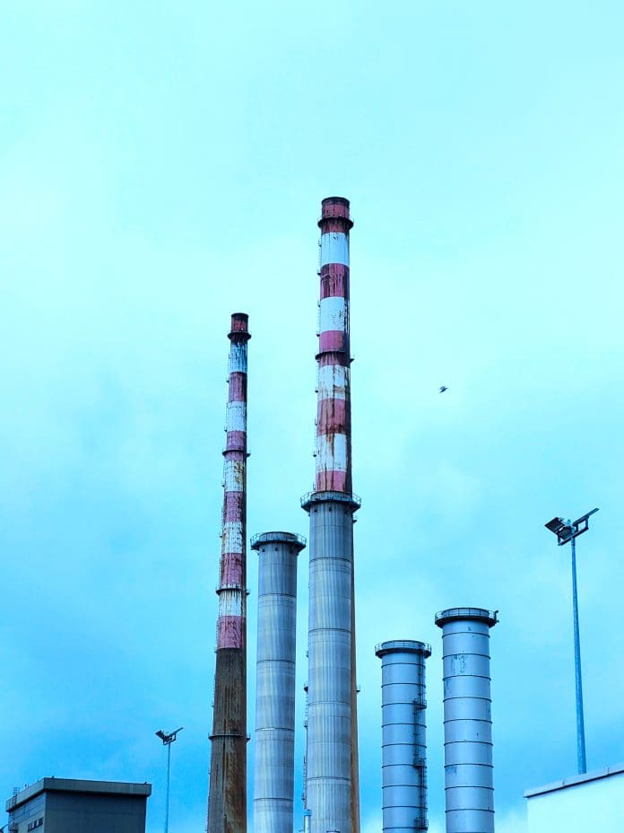 The famous Poolbeg chimneys, an icon in the region that is set to receive sustainable heat